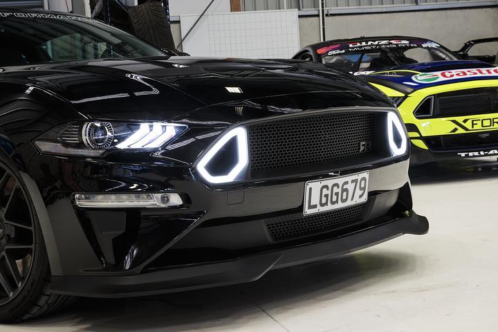 RTR Upper Grille W/LED Lights (2018-22 MUSTANG)